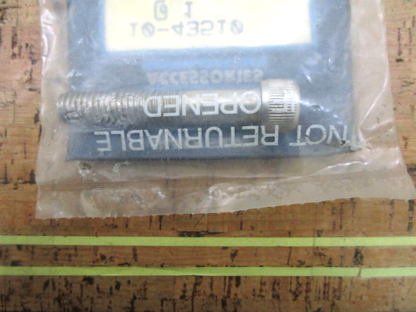 *NEW OEM* 0750 Mercury Quicksilver SCREW 10-41350