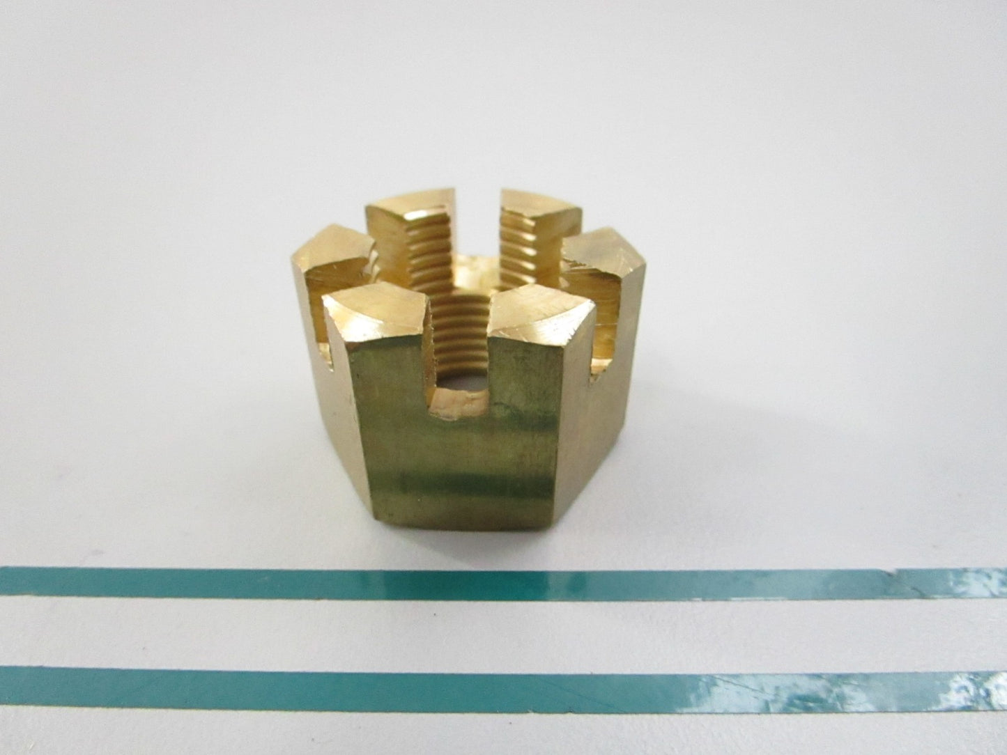NEW OEM 90171-18M04-00 Yamaha Propeller Nut Castle 0810