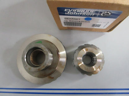 *NEW OEM* 0820 OMC Johnson Evinrude Gear Set 5004938