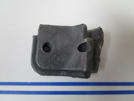 *NEW OEM* 0720 OMC Johnson Evinrude Grommet 327117 0327117