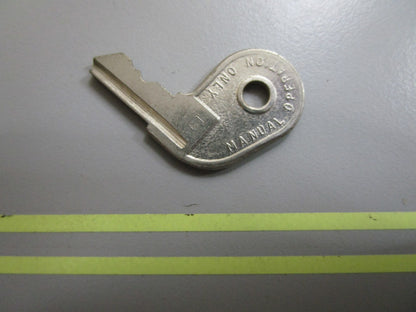 *NEW OEM* 0810 OMC Johnson Evinrude Ignition Key 73-19 501784 0501784