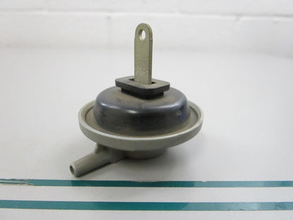 NEW OEM 383916 0383916 OMC Johnson Evinrude Vacuum Control 0810