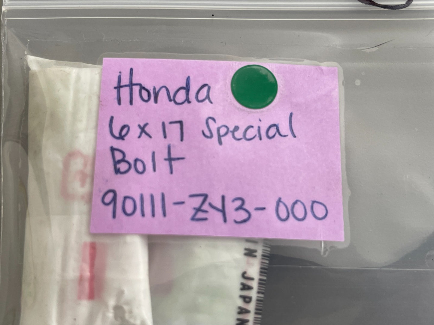 NEW OEM 90111-ZY3-000 Honda 6 X 17 Special Bolt 0810
