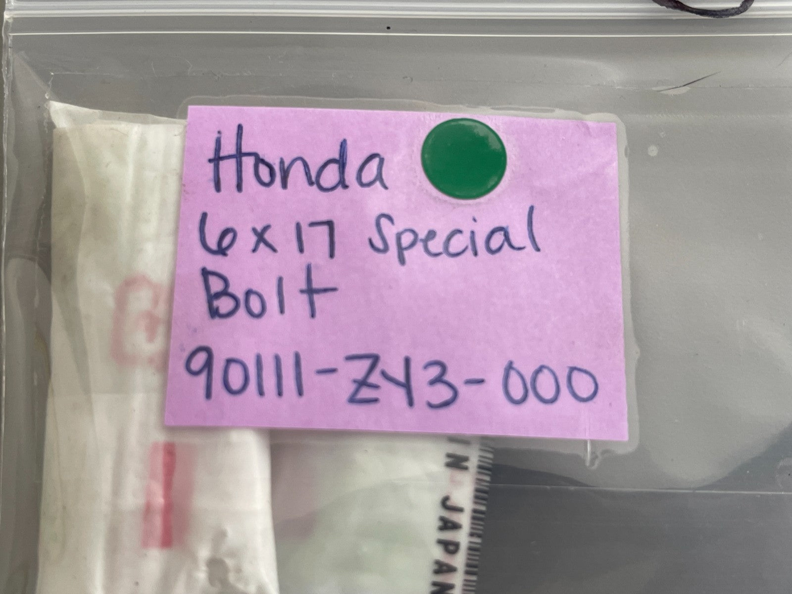 NEW OEM 90111-ZY3-000 Honda 6 X 17 Special Bolt 0810