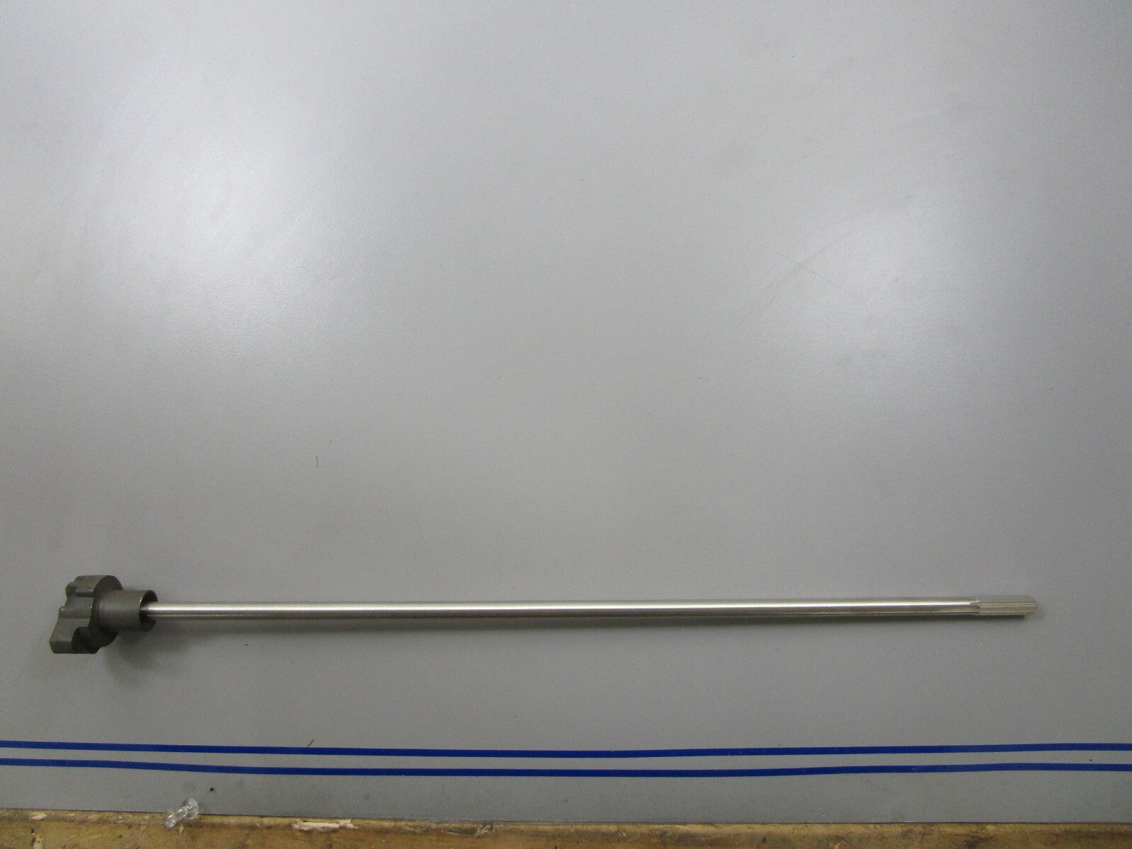 *NEW OEM* 0810 Mercury Quicksilver Shaft & Gear Assembly 61009A1