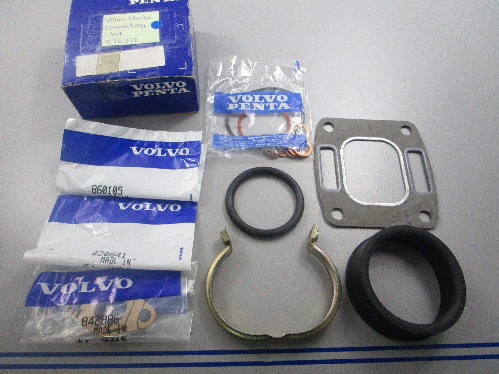 *NEW OEM* 0810 Volvo Penta Connecting Kit 876312