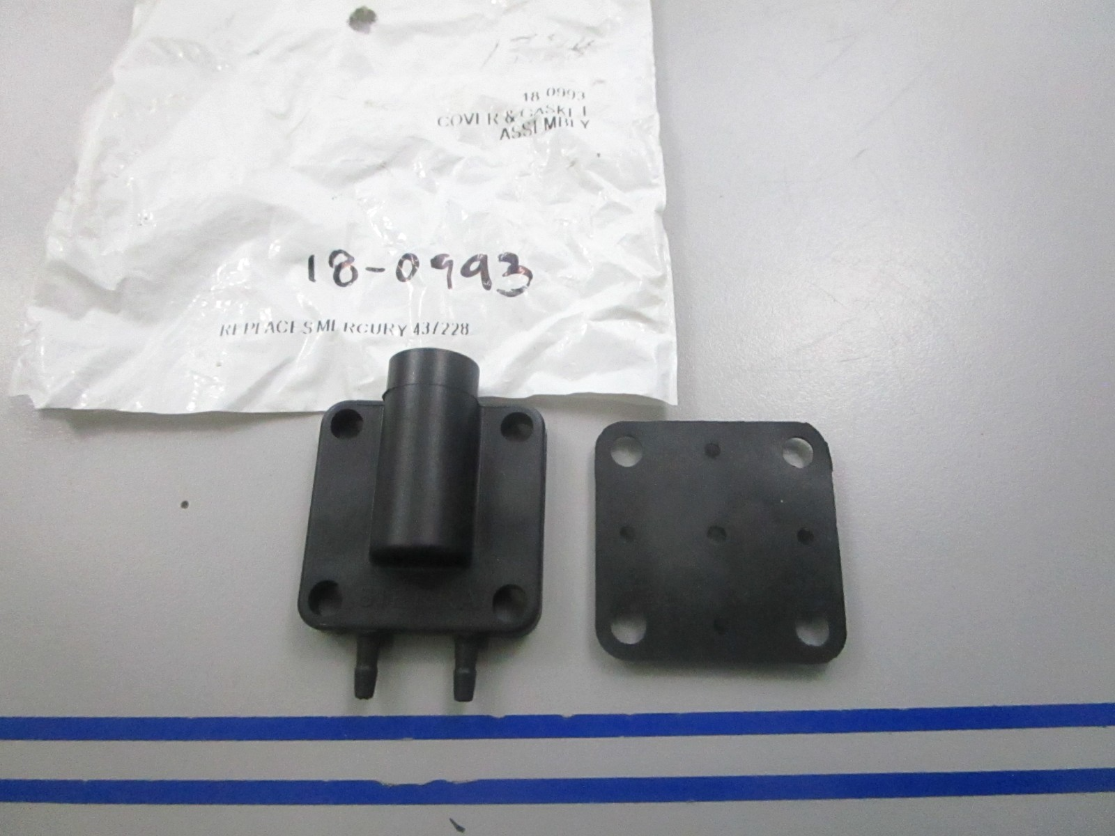 NEW (LOT OF 2) 18-0993 Replaces: 437228 Sierra Cover & Gasket Assembly 0810
