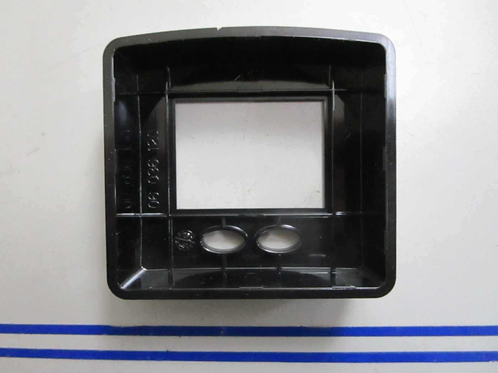 *NEW OEM* 0820 Mercury Quicksilver Black Bezel 879895B1