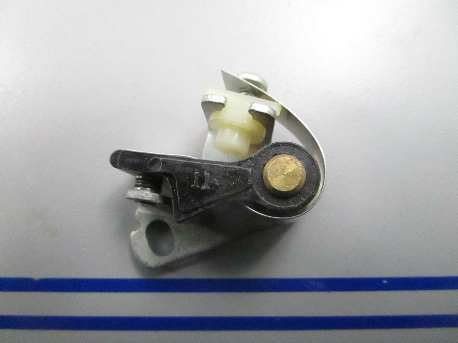 *NEW OEM* 0810 Tecumseh Breaker Point 32011A