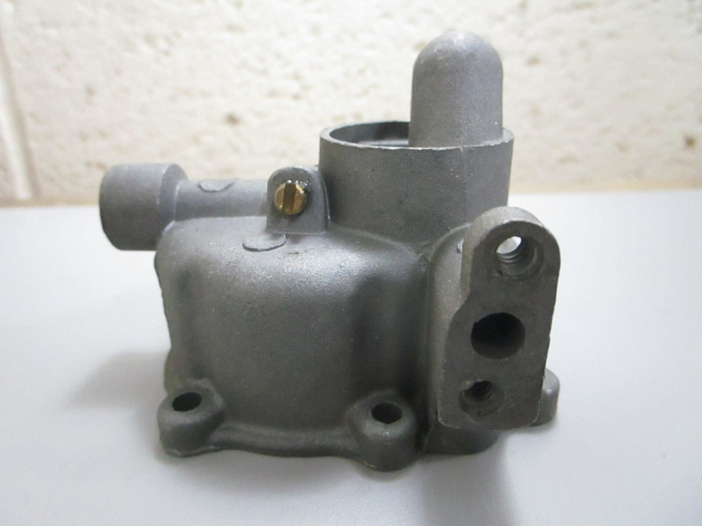 *NEW OEM* 0820 OMC Johnson Evinrude Carburetor Bowl 377785 0377785