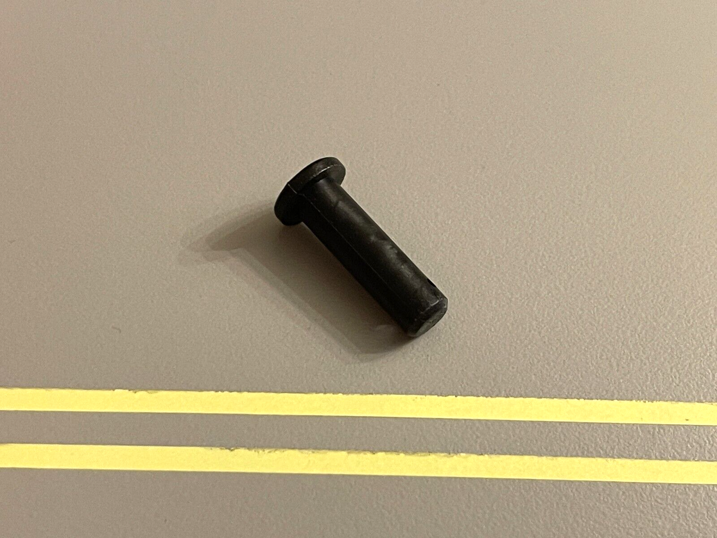 *NEW OEM* 0750 OMC Johnson Evinrude PIN 334063