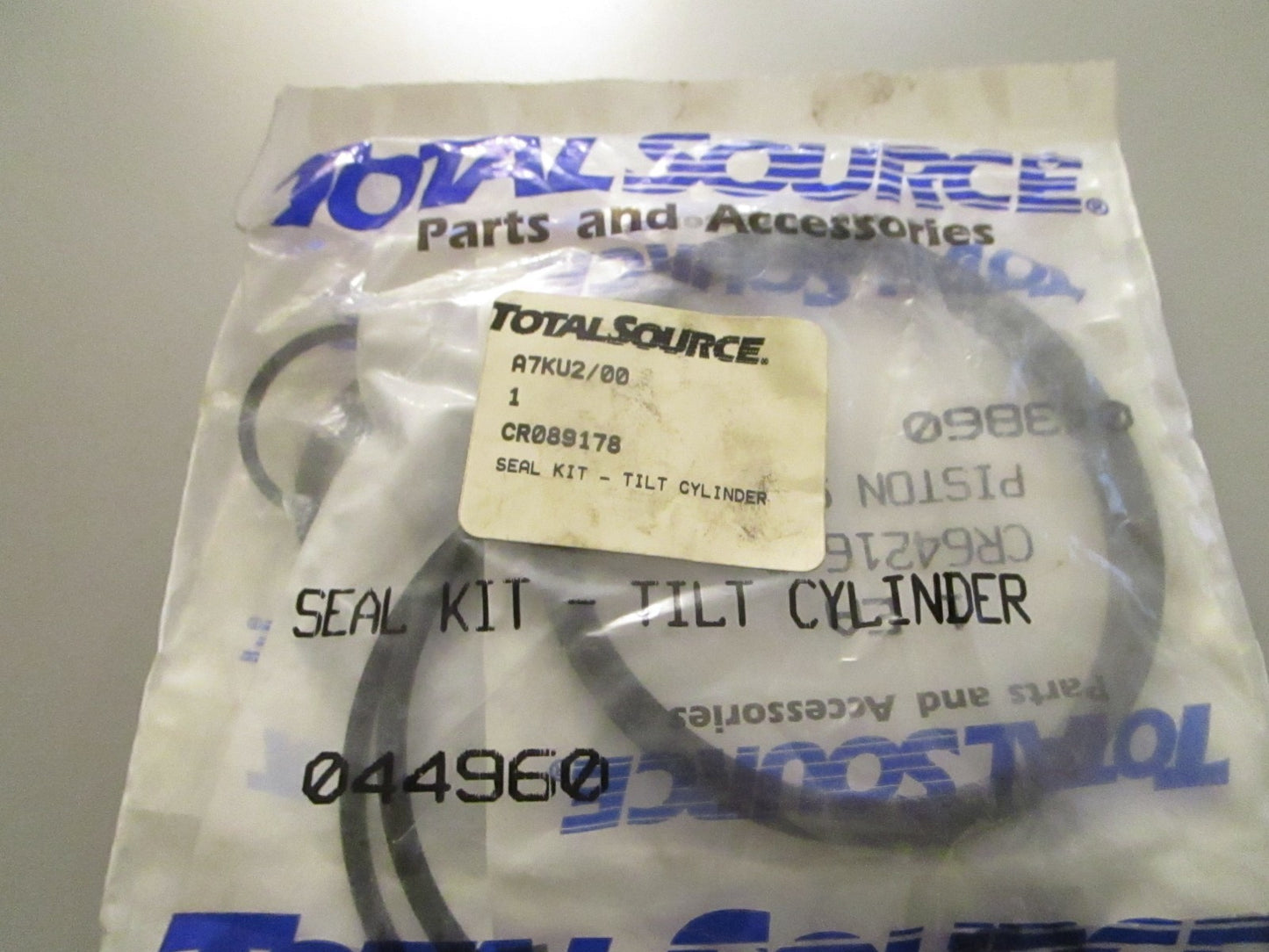 NEW Replaces: Crown CR089178 Total Source Tilt Cylinder Seal Kit 0720