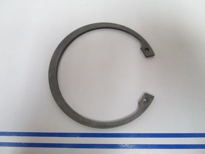 NEW OEM 320309 0320309 OMC Johnson Evinrude Retainer Ring 0810