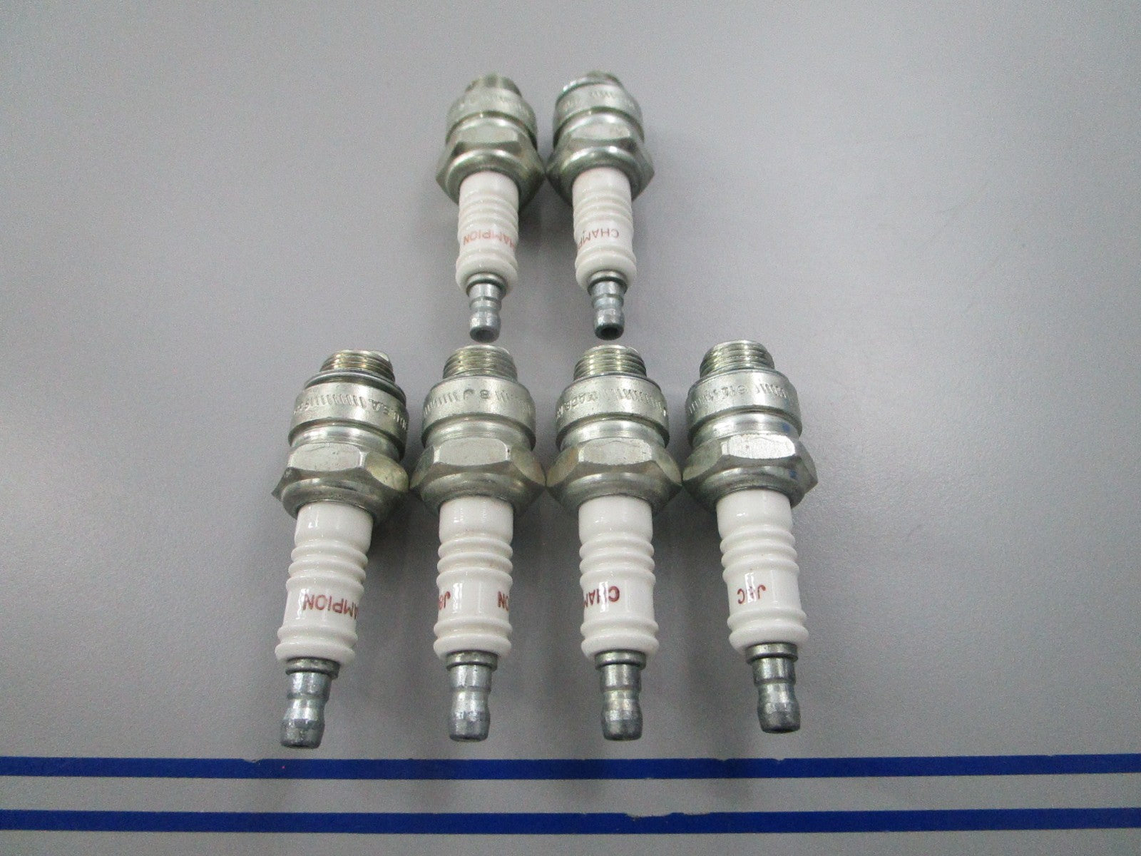 NEW (LOT OF 6) Champion J8C Spark Plug 0810