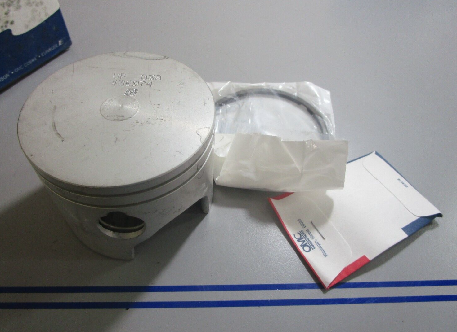 *NEW OEM* 0720 OMC Johnson Evinrude .030 Piston & Ring Assembly 436979 0436979