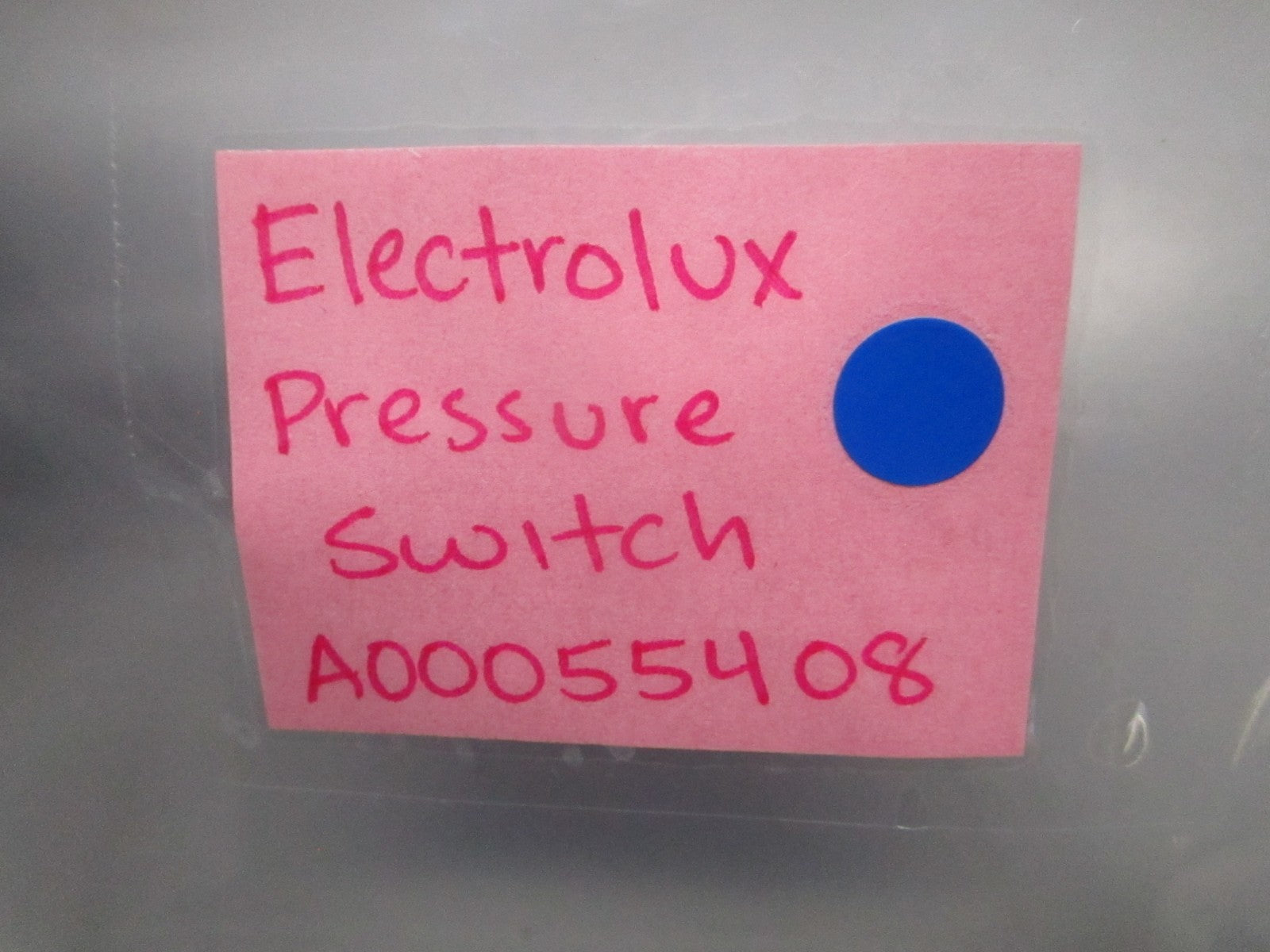 *NEW OEM* 0820 Electrolux Pressure Switch A00055408