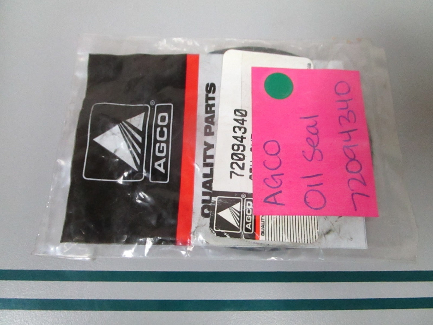 NEW OEM 72094340 AGCO Oil Seal 0810