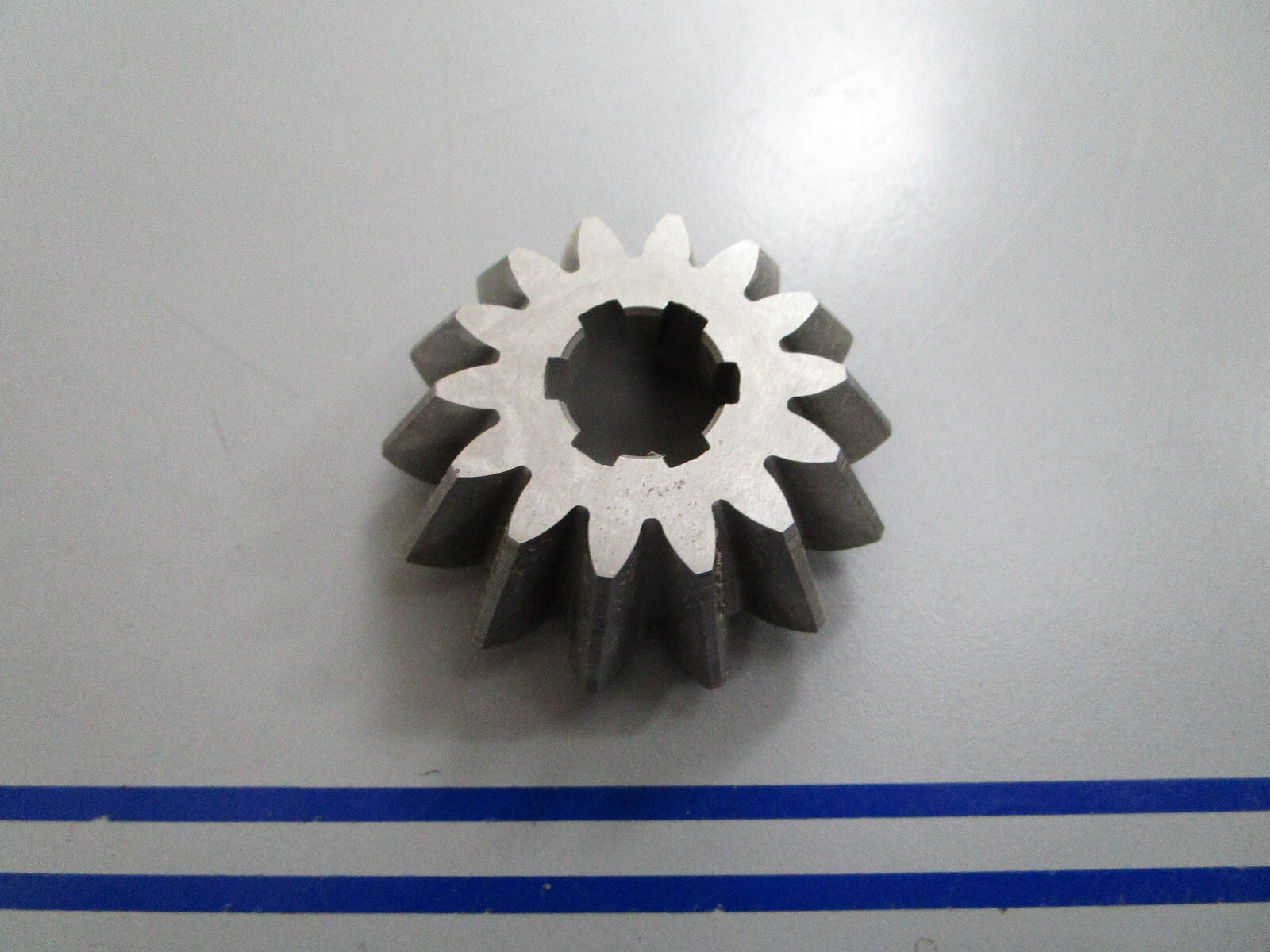 *NEW OEM* 0720 Mercury Quicksilver Pinion Gear 43-27889