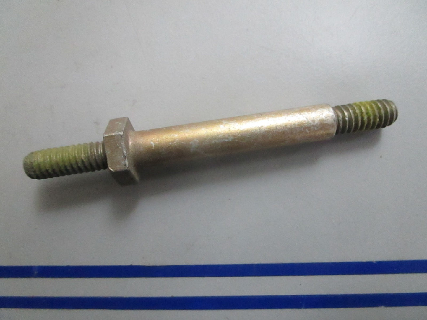 *NEW OEM* 0820 Volvo Penta Stud 3853550