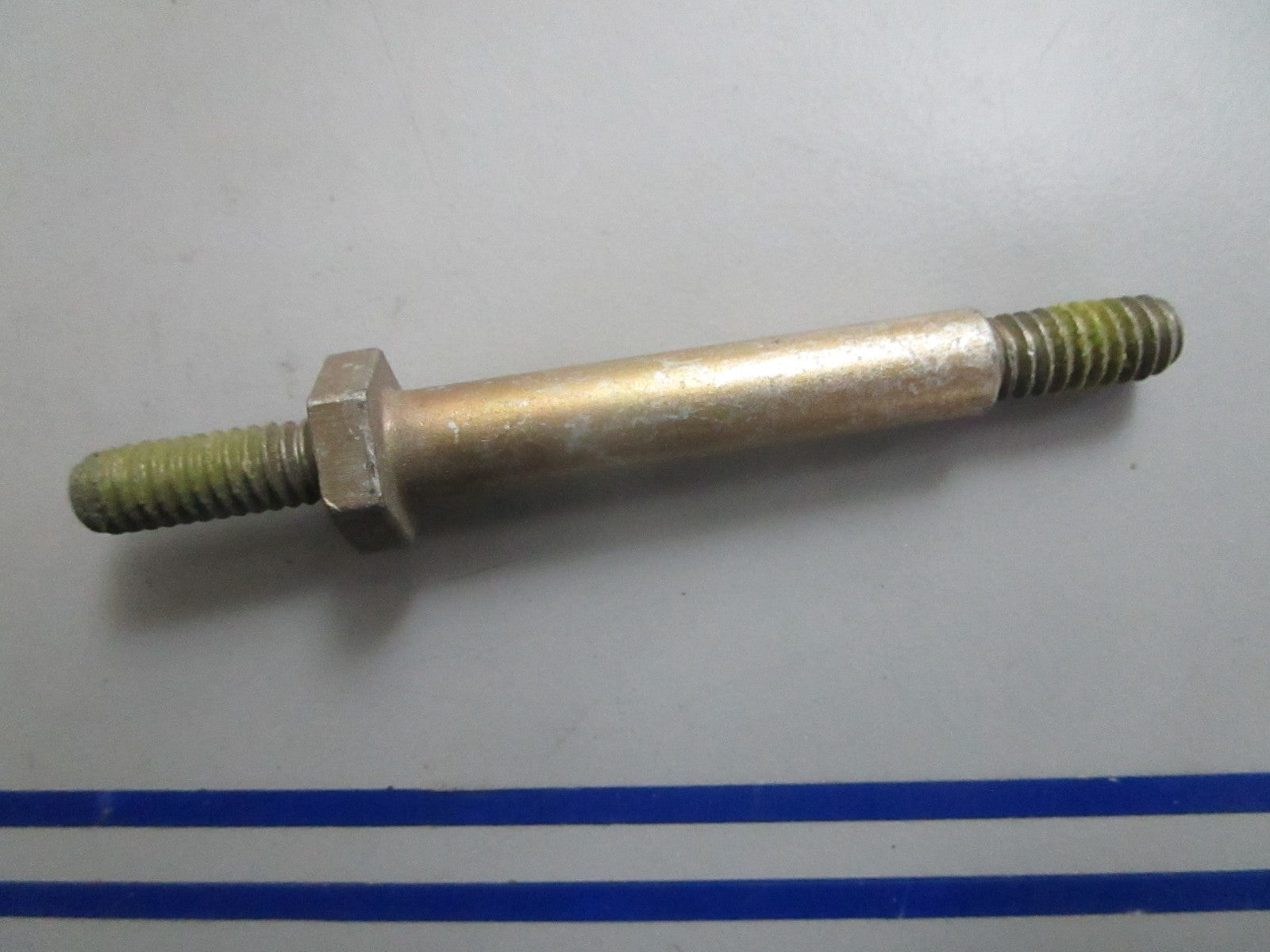 *NEW OEM* 0820 Volvo Penta Stud 3853550