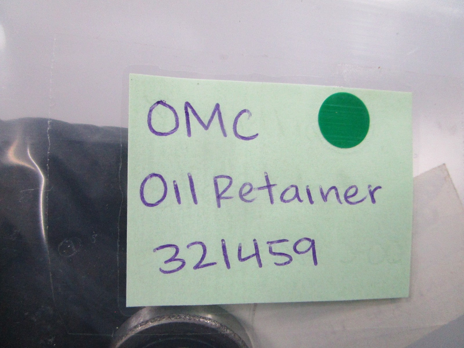NEW OEM 321459 0321459 OMC Johnson Evinrude Oil Retainer 0810