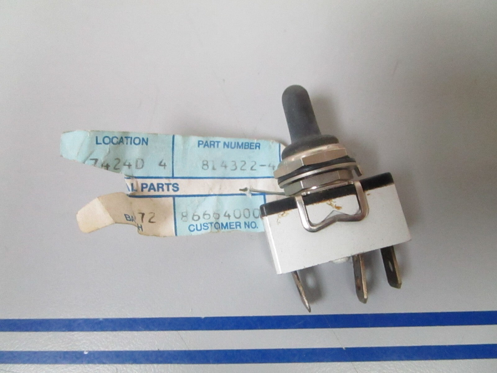 *NEW OEM* 0810 Volvo Penta Switch 814322