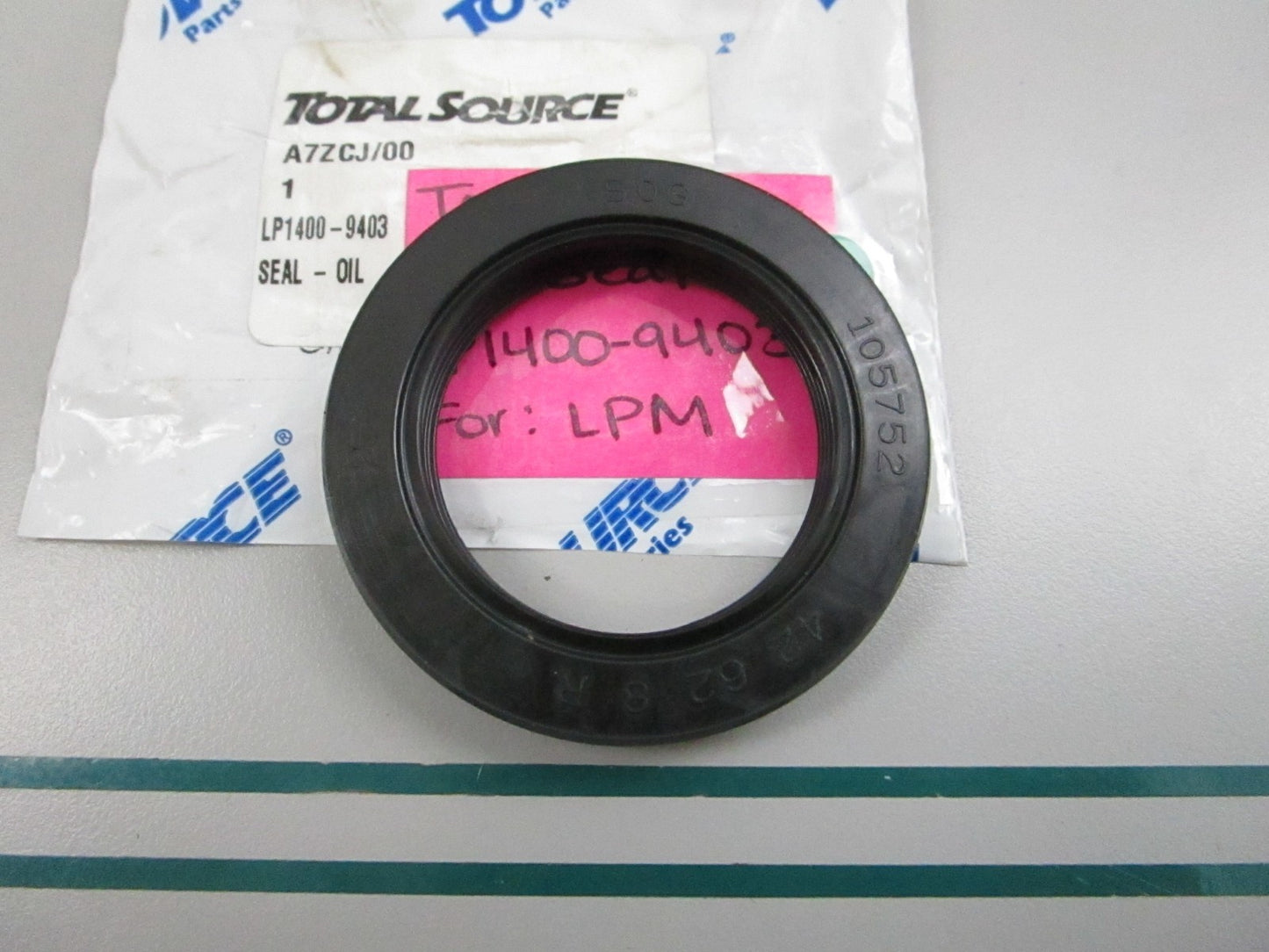 NEW LP1400-9403 For: LPM Total Source Oil Seal 0810