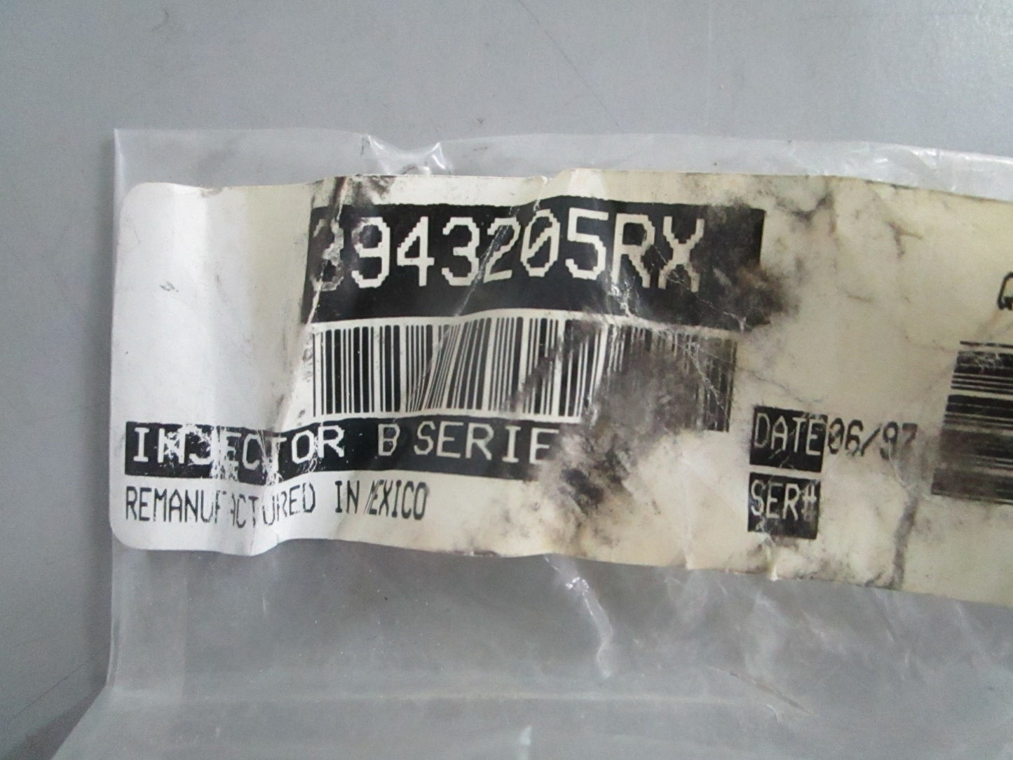 NEW OEM Bosch 3943205RX Reman Fuel Injector 0820