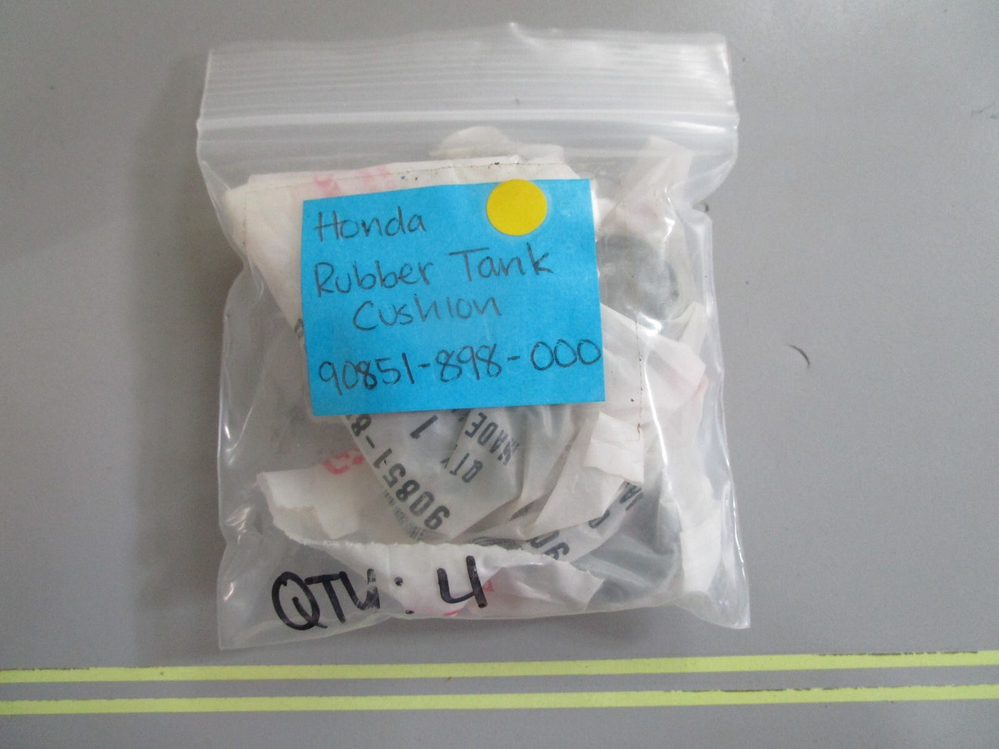 *NEW OEM* 0810 Honda Rubber Tank Cushion 90851-898-000