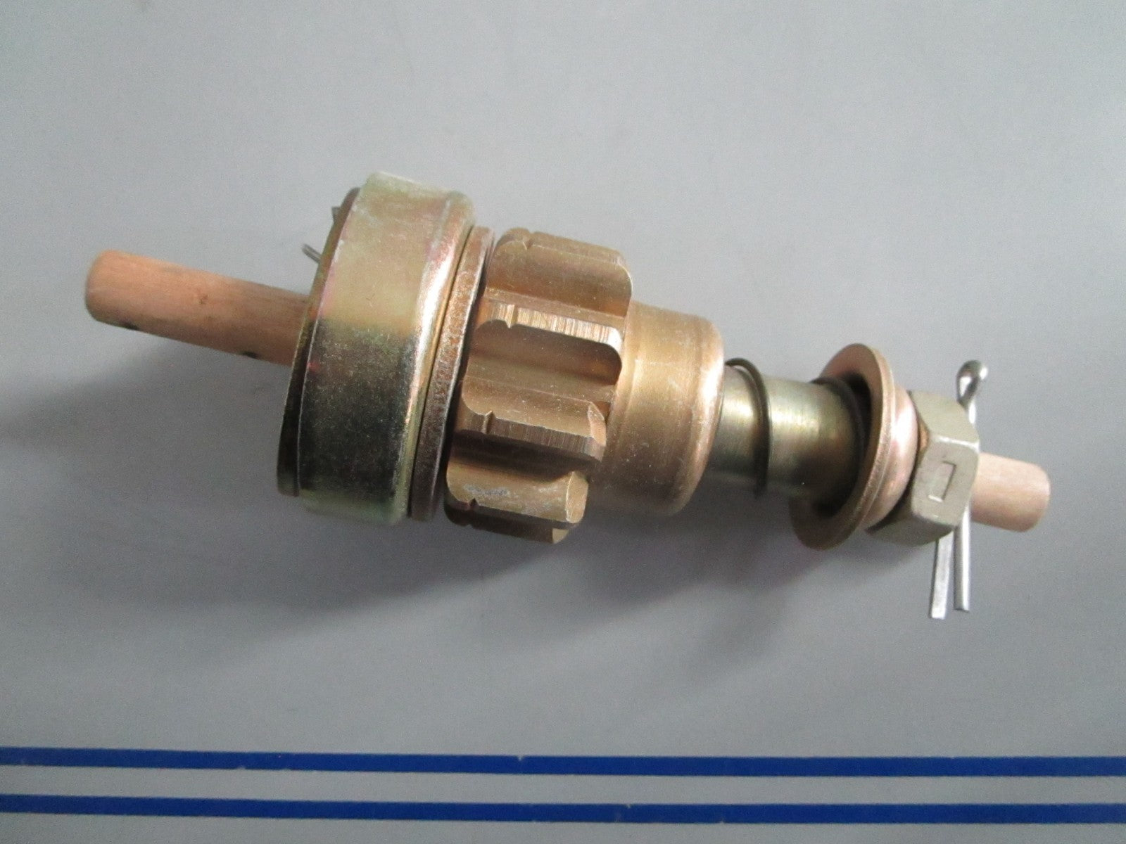 NEW OEM 384785 0384785 480219 OMC Johnson Evinrude Starter Drive 0820