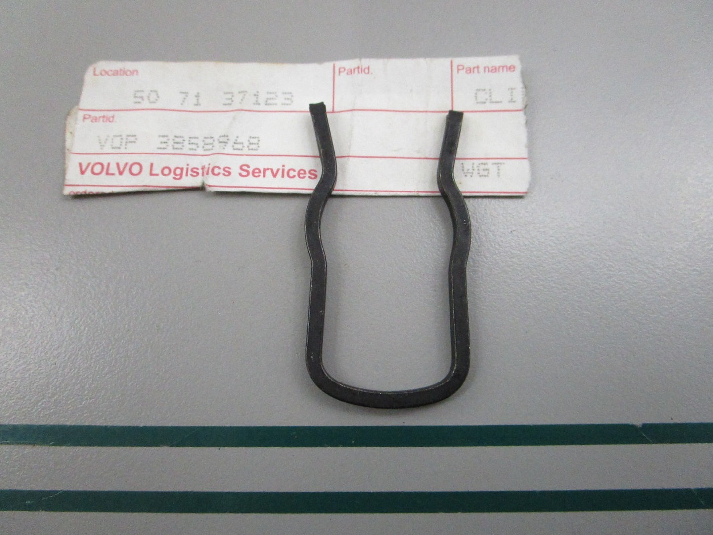 NEW OEM 3858968 Volvo Penta Clip 0810