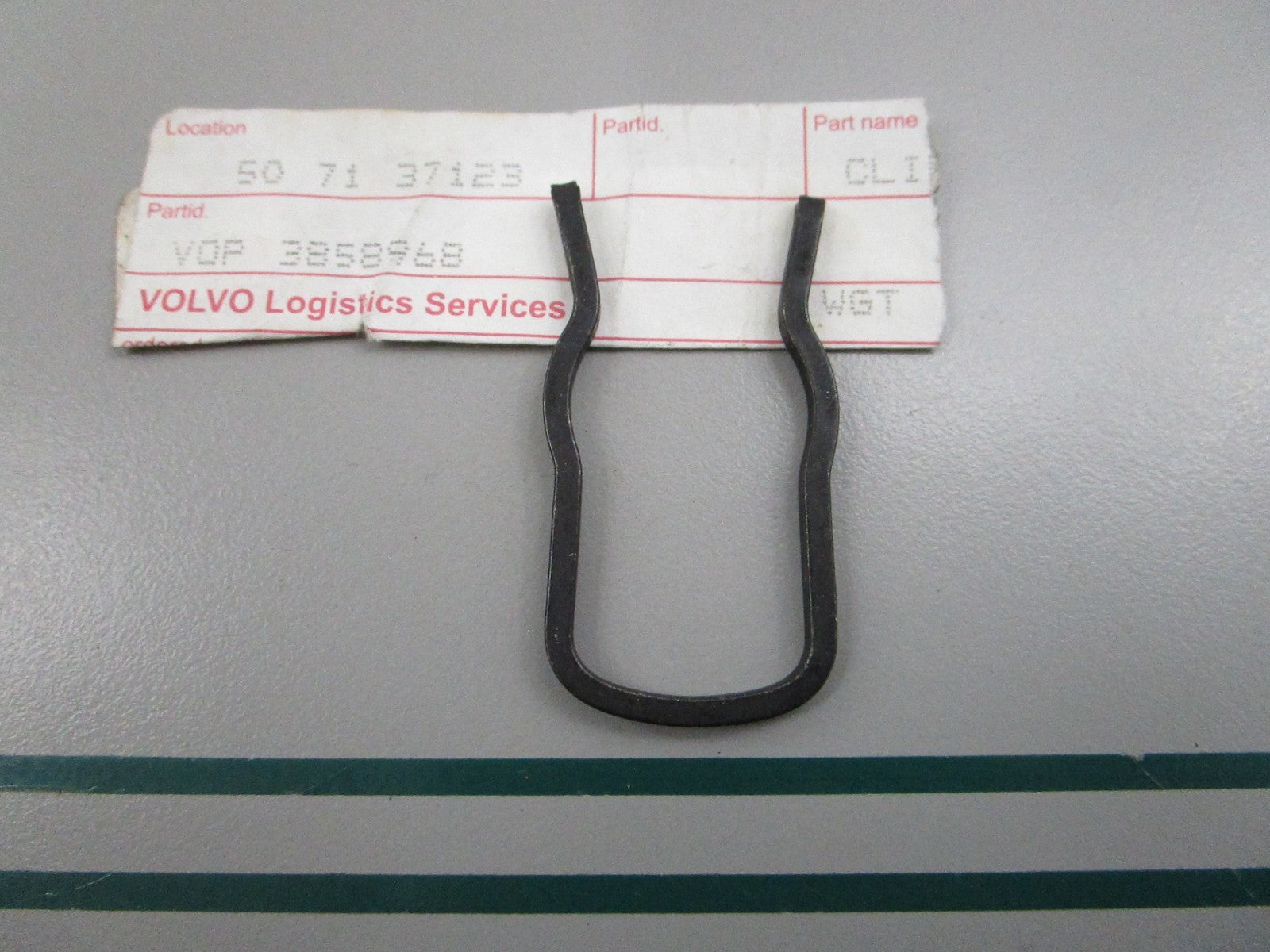 NEW OEM 3858968 Volvo Penta Clip 0810