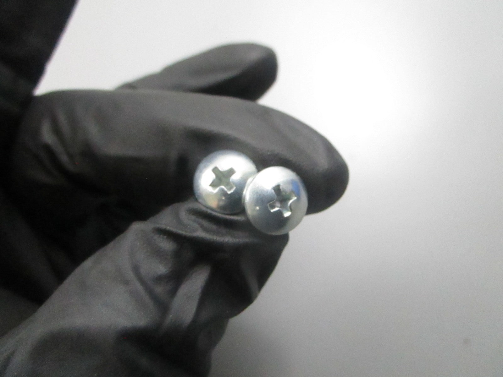 *NEW OEM* (LOT OF 2) 0810 Harley Davidson Screw 2731W