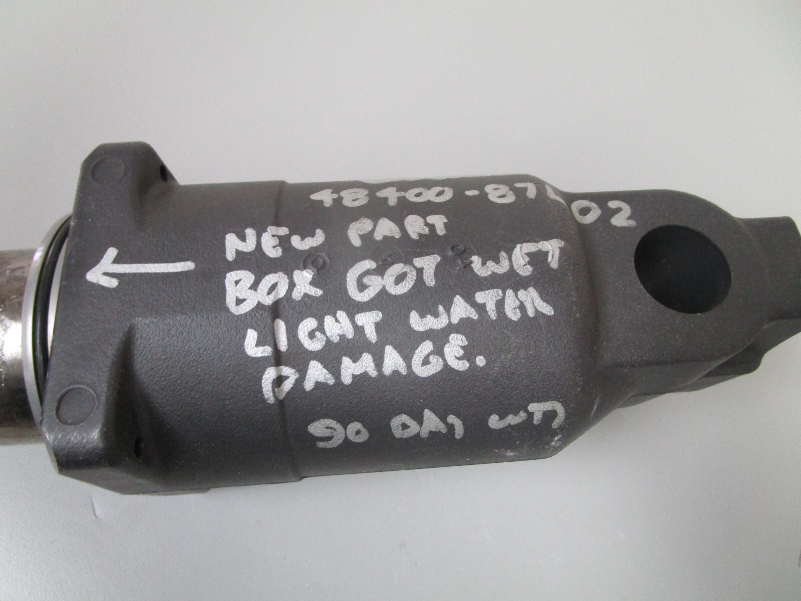 *NEW OEM* *6 MONTH WARRANTY* 0720 Suzuki 70 80 90 hp Manifold Ay 48400-87L02