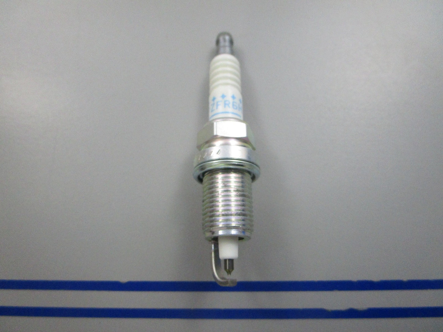 NEW PZFR6H NGK Laser Platinum Spark Plug 0810