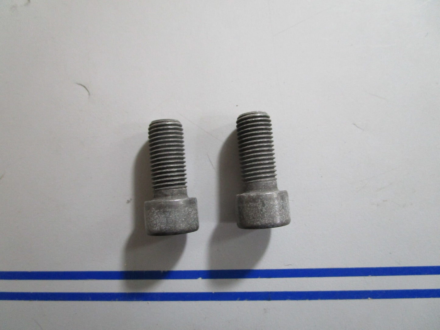 *NEW OEM* (LOT OF 2) 0770 OMC Johnson Evinrude Screw 3852309 03852309