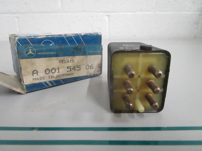 NEW OEM 0015450605 Mercedes-Benz Fuel Pump Relay 0820