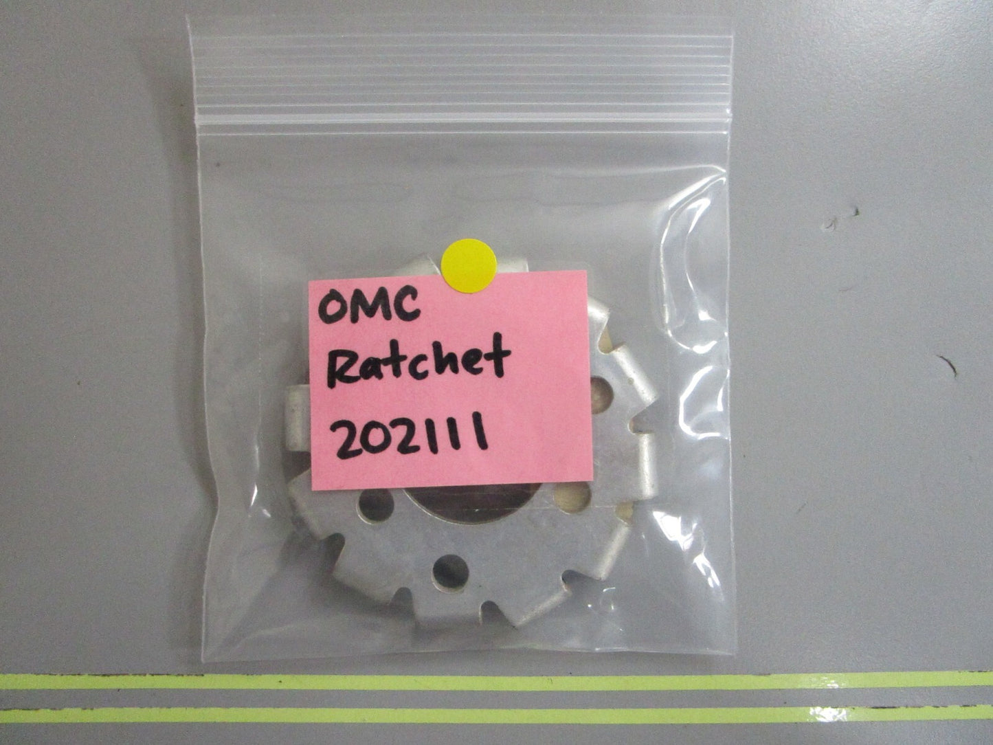 *NEW OEM* 0810 OMC Johnson Evinrude Ratchet 202111 0202111