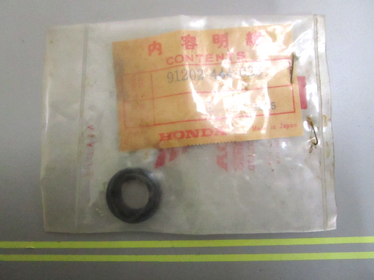 *NEW OEM* 0750 Honda OIL SEAL 91202-444-023