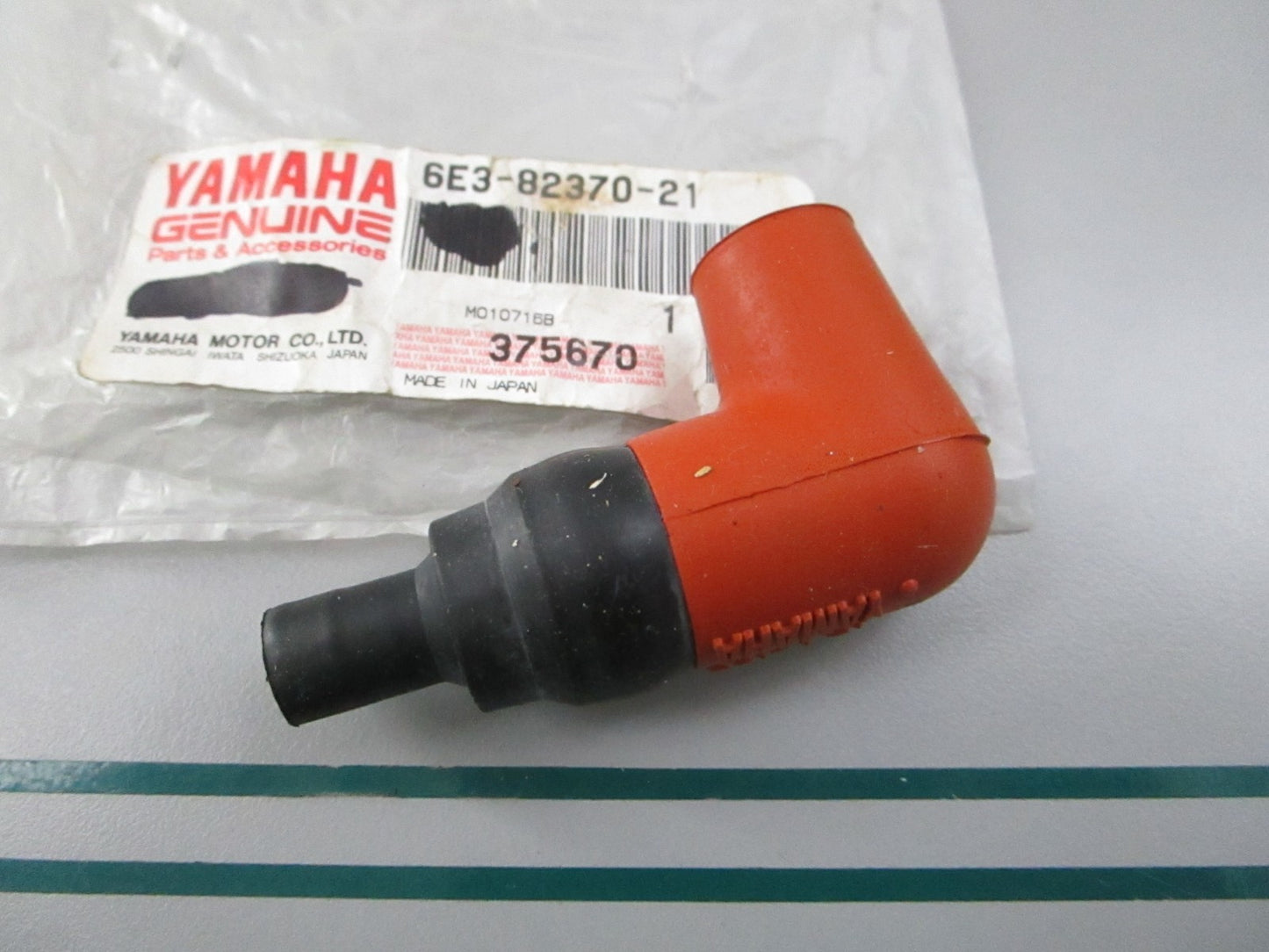 NEW OEM 6E3-82370-21-00 Yamaha Spark Plug Cap 0810