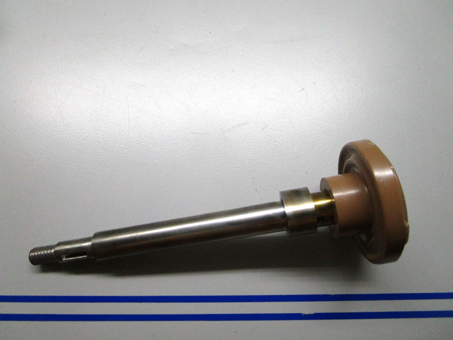 *NEW OEM* 0810 Mercury Quicksilver 3 Cylinder Shaft Assembly F14004-2