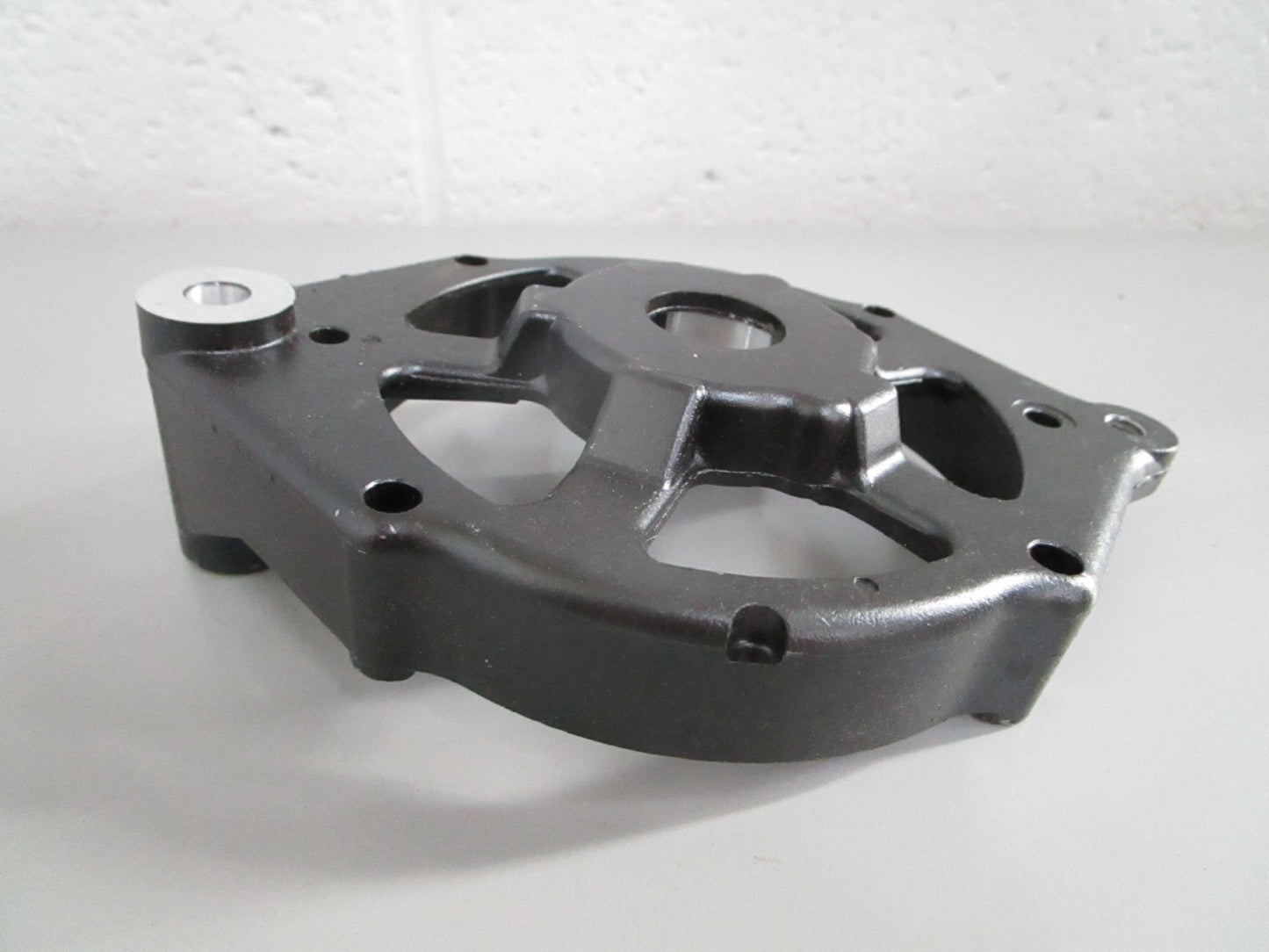 NEW OEM 912919 0912919 OMC Johnson Evinrude Housing 0820