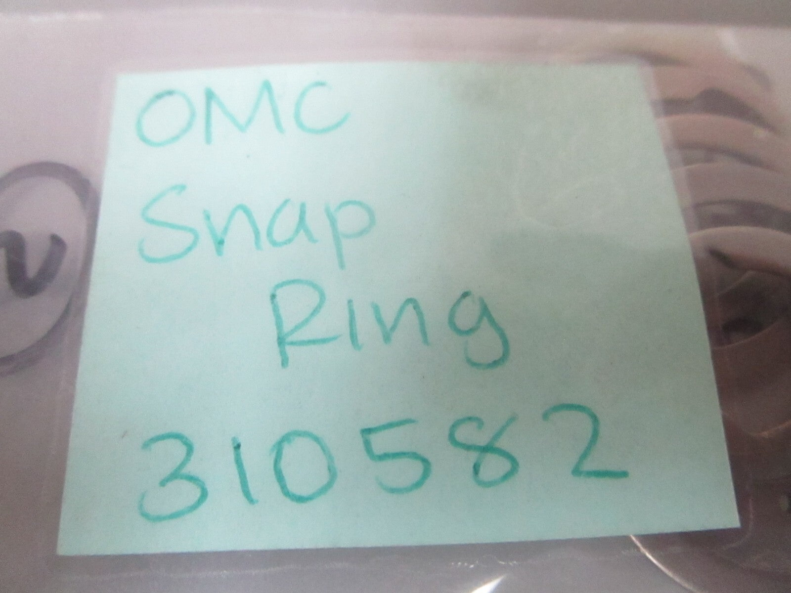 *NEW OEM* 0810 OMC Johnson Evinrude Snap Ring 310582 0310582