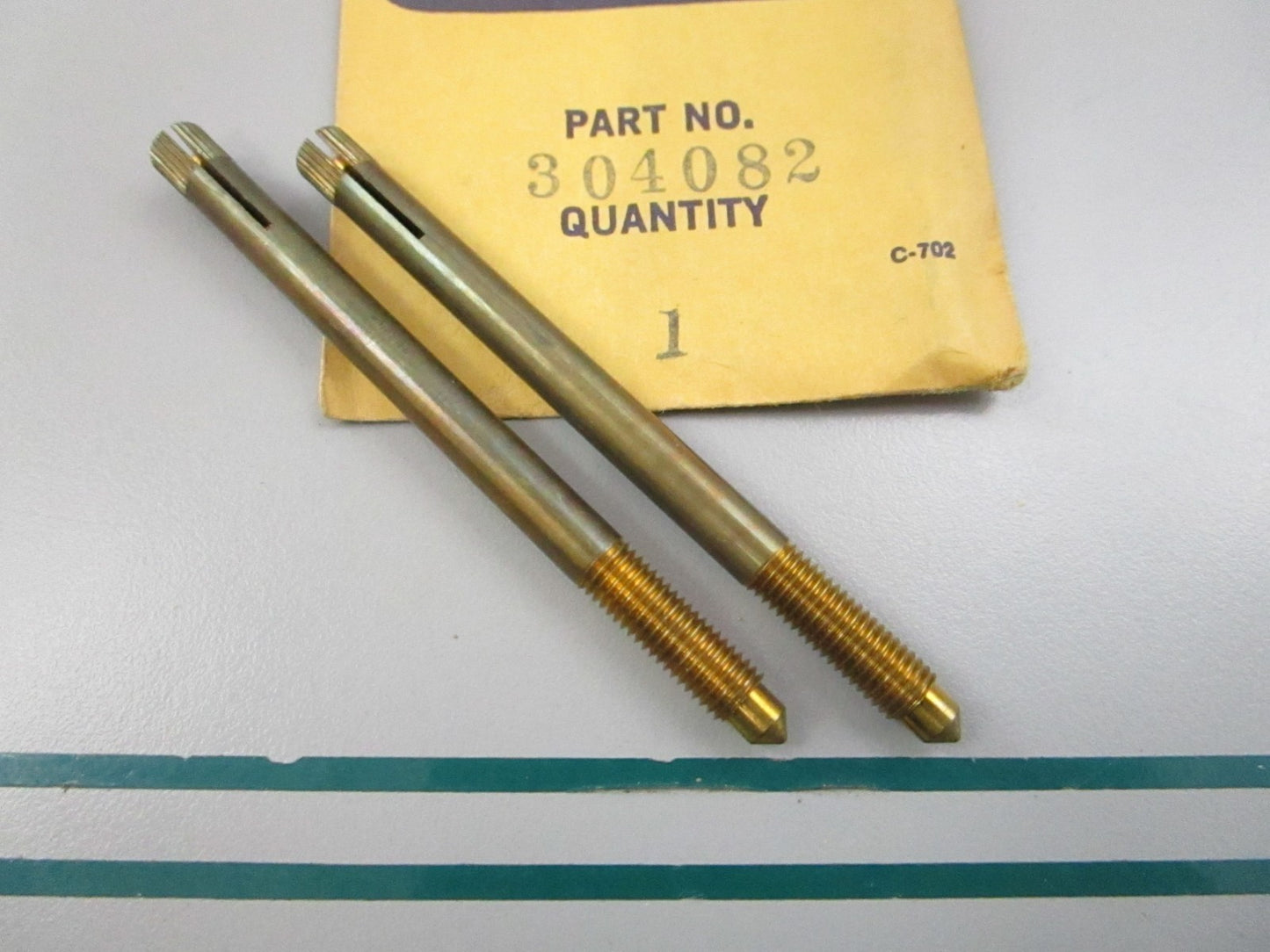 NEW OEM (LOT OF 2) 304082 0304082 OMC Johnson Evinrude Hi-Speed Adj Needle 0810