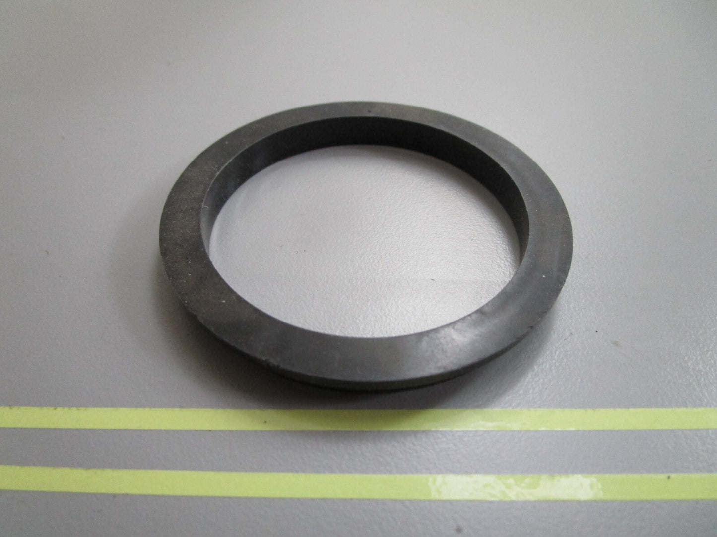 *NEW OEM* 0810 OMC Johnson Evinrude Retainer 318456 0318456