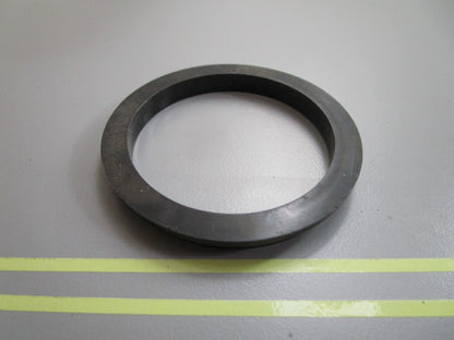 *NEW OEM* 0810 OMC Johnson Evinrude Retainer 318456 0318456