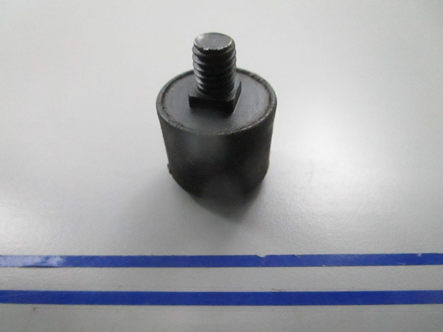 *NEW OEM* 0810 OMC Johnson Evinrude Rubber Mount 321470 0321740