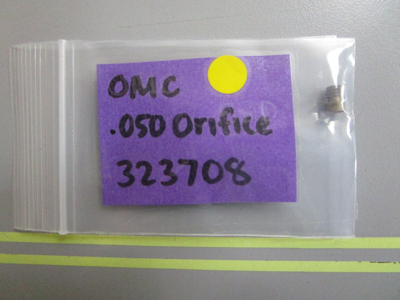 *NEW OEM* 0810 OMC Johnson Evinrude .050 Orifice 323708 0323708