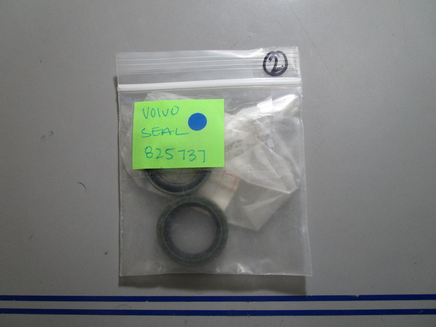 *NEW OEM* 0810 Volvo Penta Seal 825737