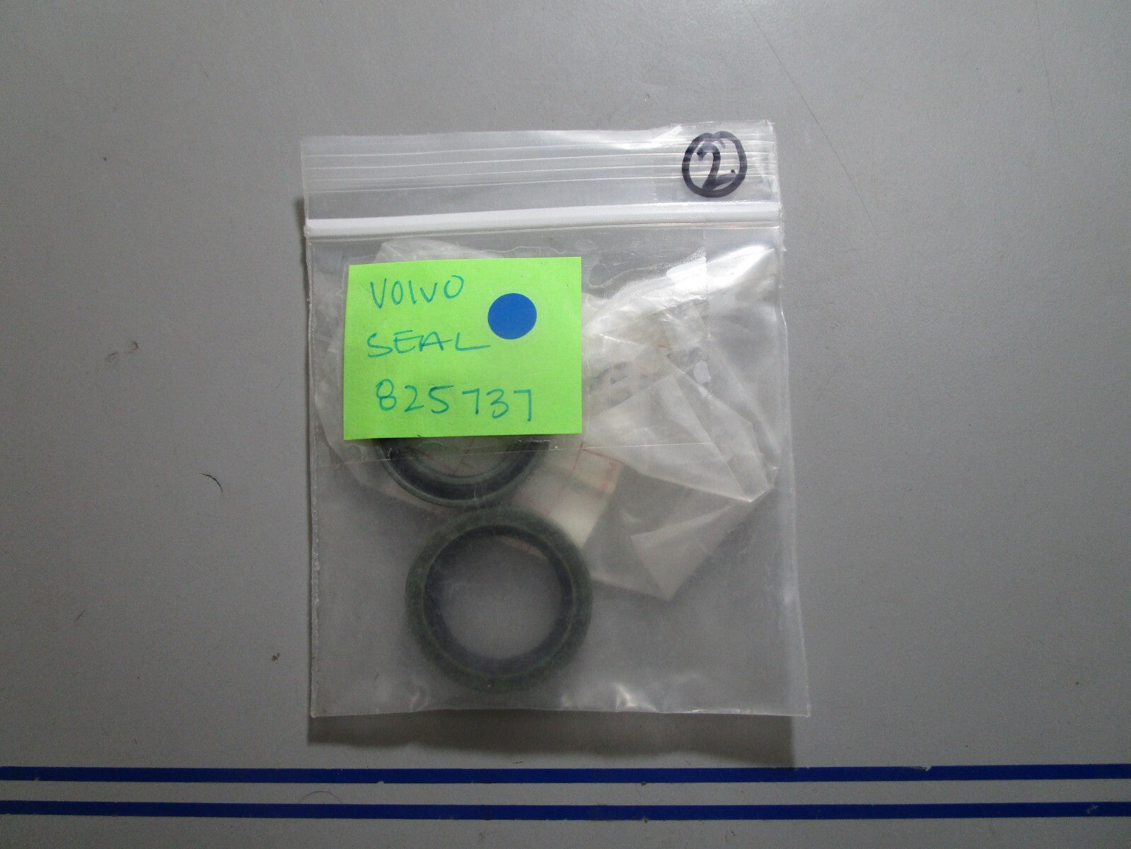 *NEW OEM* 0810 Volvo Penta Seal 825737